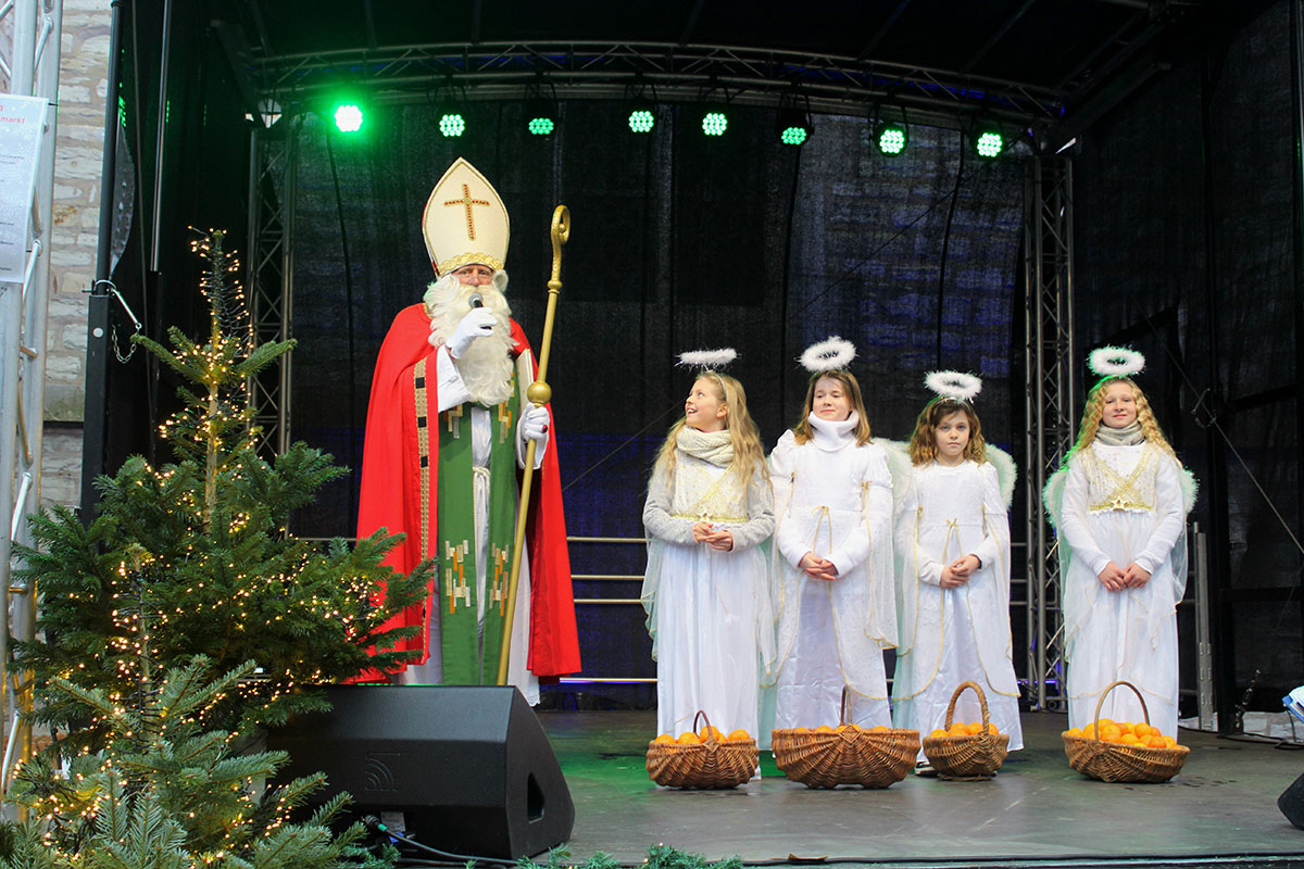 Adventsshopping zum 3. Advent in entspannter Atmosphäre mit Besuch des hl. Nikolauses