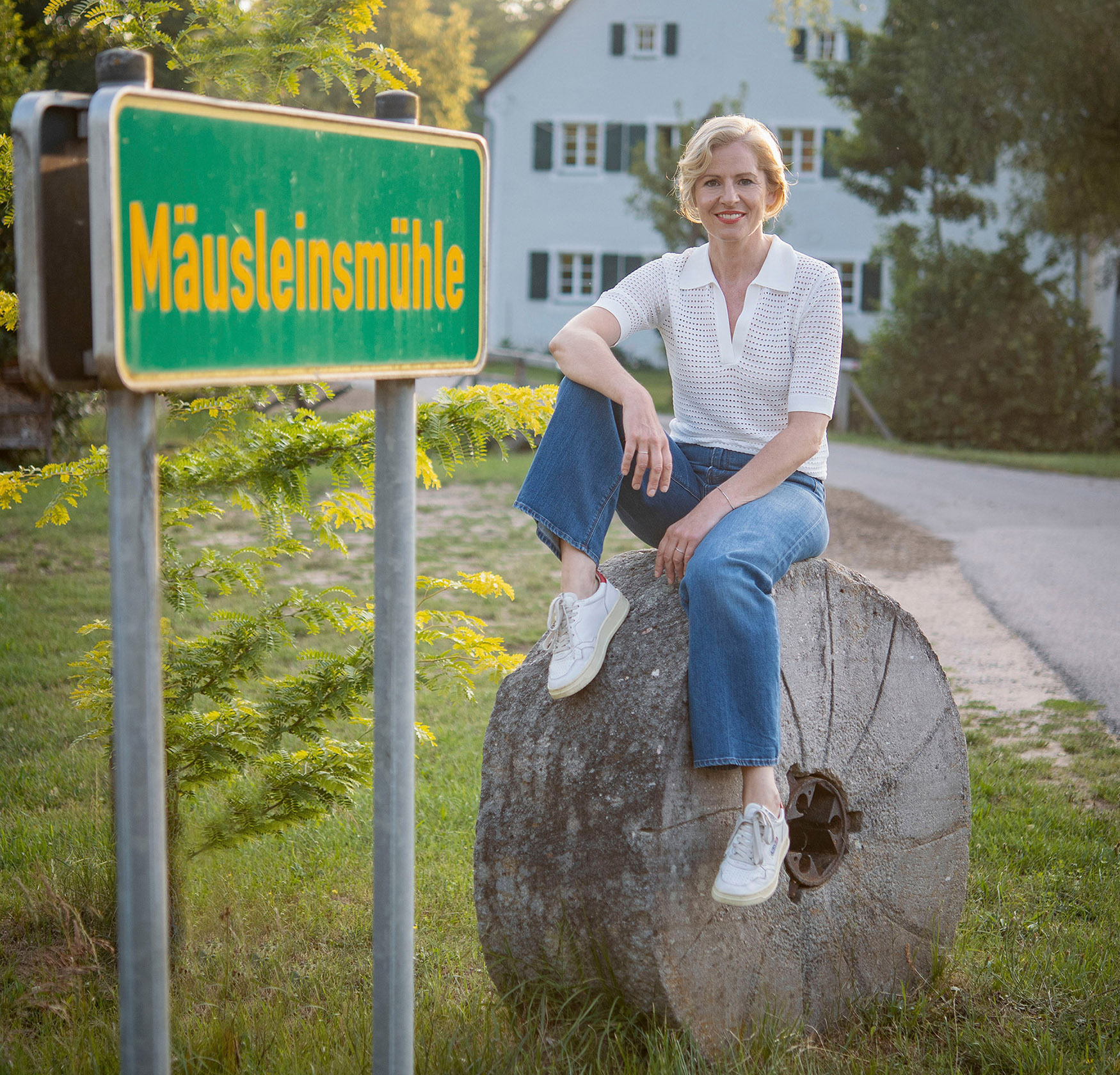 Mittsommerlesung mit Martina Bogdahn – Eine literarische Sommerreise auf dem Delbrücker Kirchplatz
