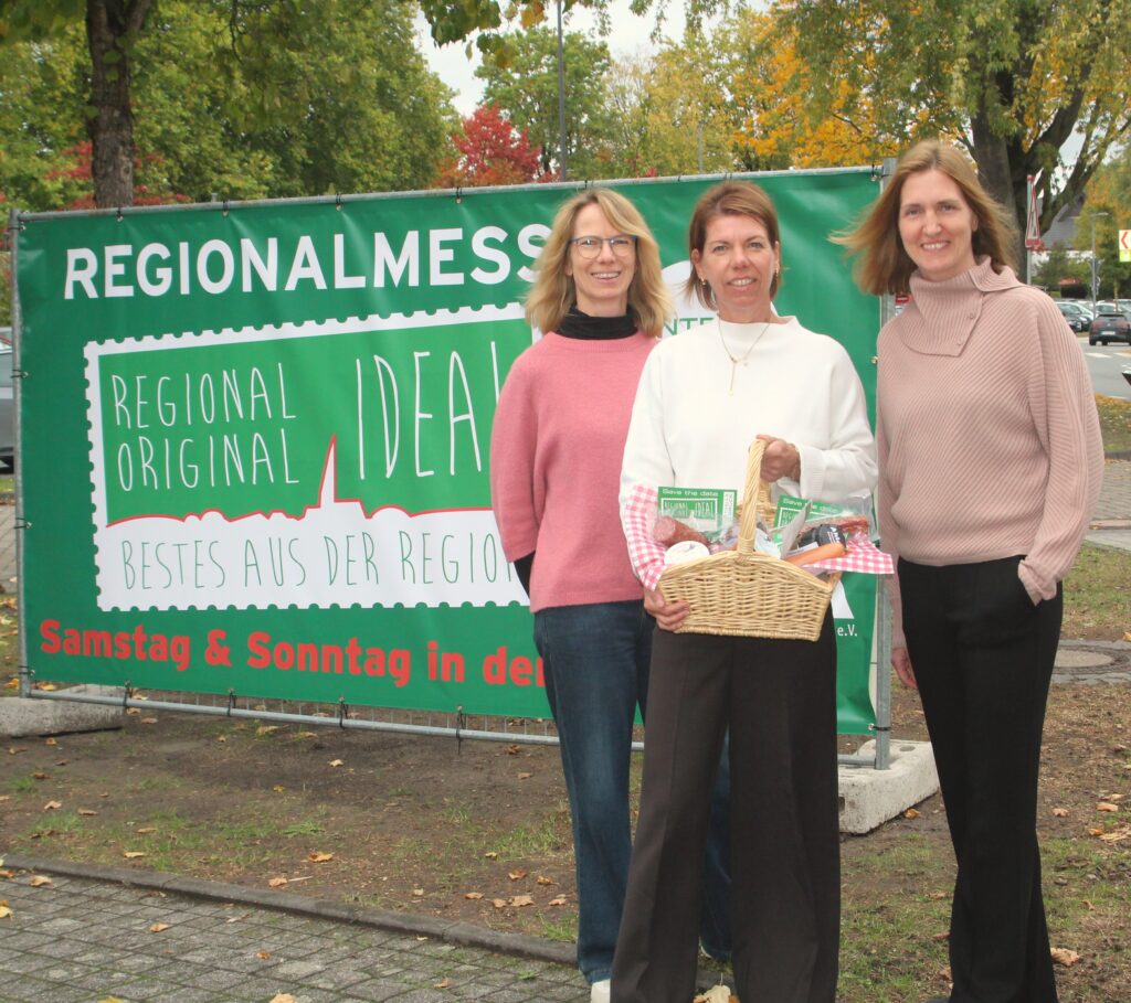 Die Organisatoren der Regionalmesse freuen sich auf die dritte Auflage. Von links stehend: Anja Bauer, Britta Kuboth und Birgit Kerkstroer.